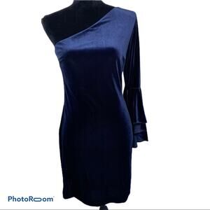 Velvet one-sleeved cocktail dress